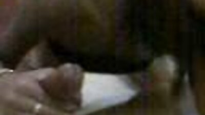 Gadis yang memukau meminta doktor untuk mendapatkan rawatan seksual segera