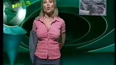 Seorang wanita panas sedang melakukan seks dubur dalam video gonzo yang penuh ghairah